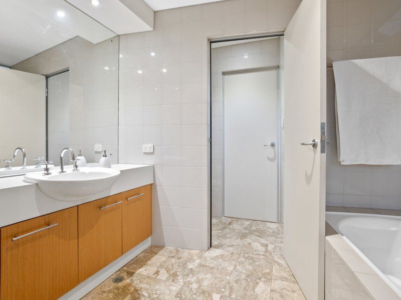 Photo - 32 Henry Lawson Walk, East Perth WA 6004 - Image 14