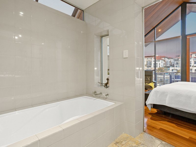 Photo - 32 Henry Lawson Walk, East Perth WA 6004 - Image 15