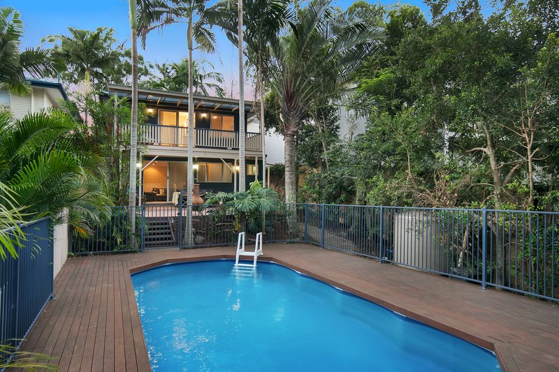 32 Henry Street, Chapel Hill QLD 4069