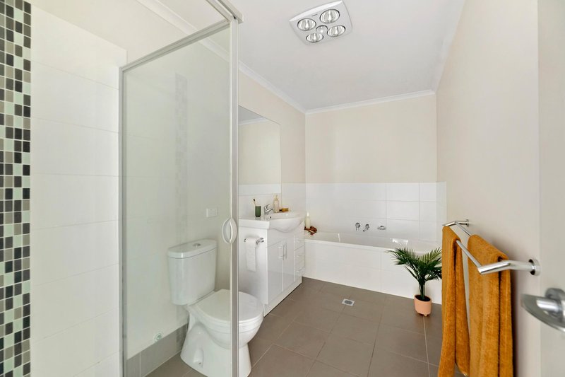 Photo - 32 Hibberd Crescent, Forde ACT 2914 - Image 9