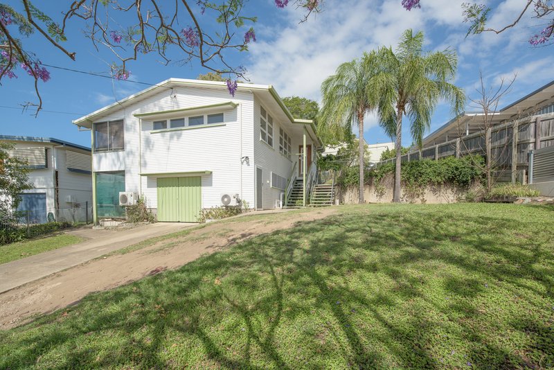 Photo - 32 Higgins Street, West Gladstone QLD 4680 - Image 2