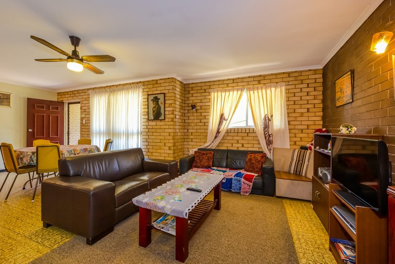 Photo - 32 Hill Street, Bongaree QLD 4507 - Image 6