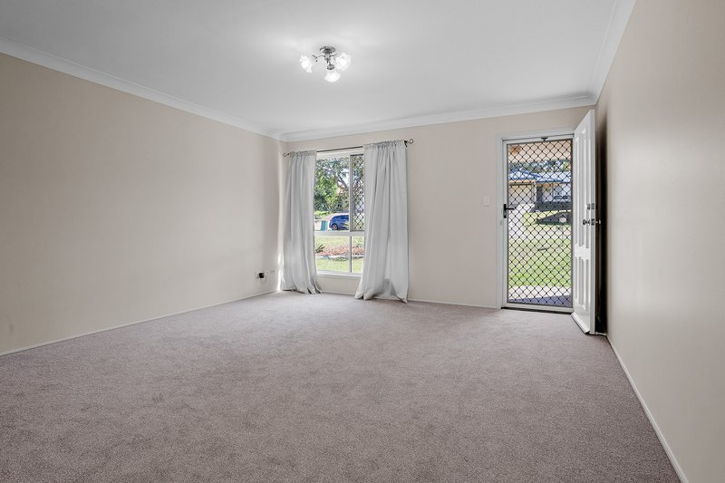 Photo - 32 Holly Cres , Windaroo QLD 4207 - Image 2