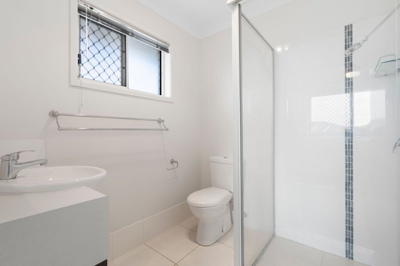 Photo - 3/2 Hopman Way, Springfield Lakes QLD 4300 - Image 7