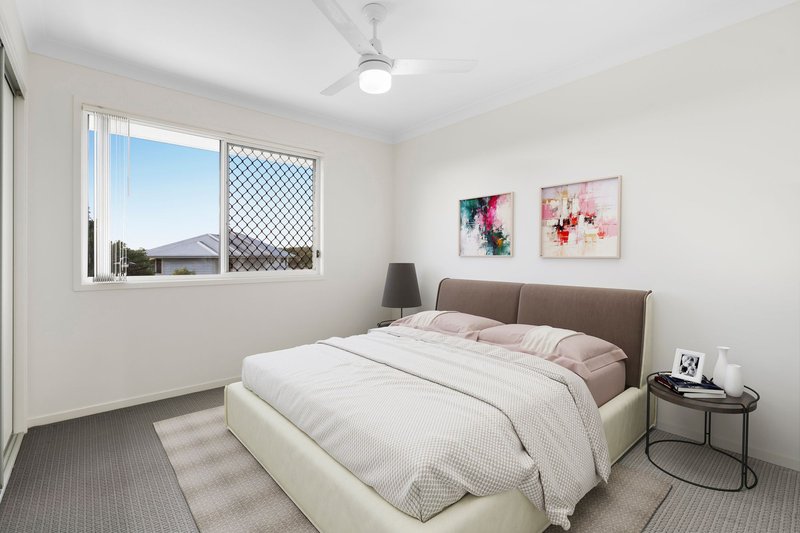 Photo - 3/2 Hopman Way, Springfield Lakes QLD 4300 - Image 8