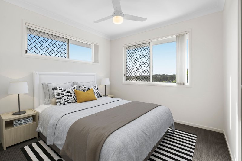Photo - 3/2 Hopman Way, Springfield Lakes QLD 4300 - Image 9