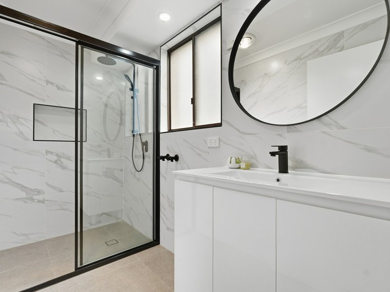 Photo - 32 Hopping Road, Ingleburn NSW 2565 - Image 12