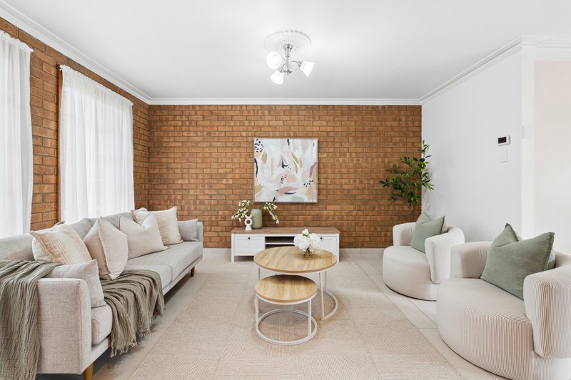 Photo - 32 Hosken Street, Reservoir VIC 3073 - Image 2