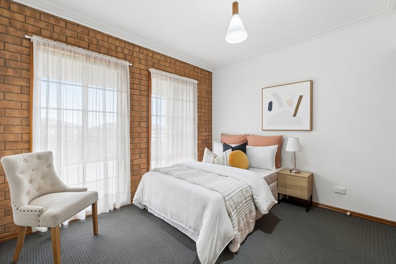 Photo - 32 Hosken Street, Reservoir VIC 3073 - Image 6