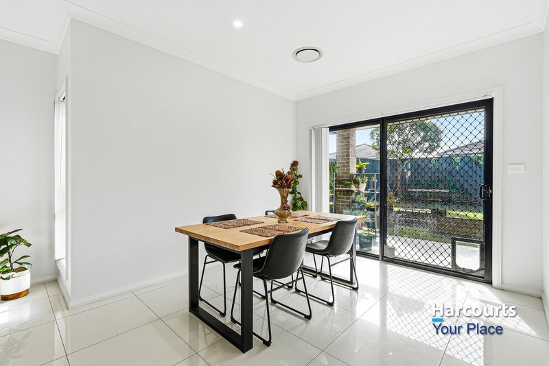 Photo - 32 Howarth Street, Ropes Crossing NSW 2760 - Image 6