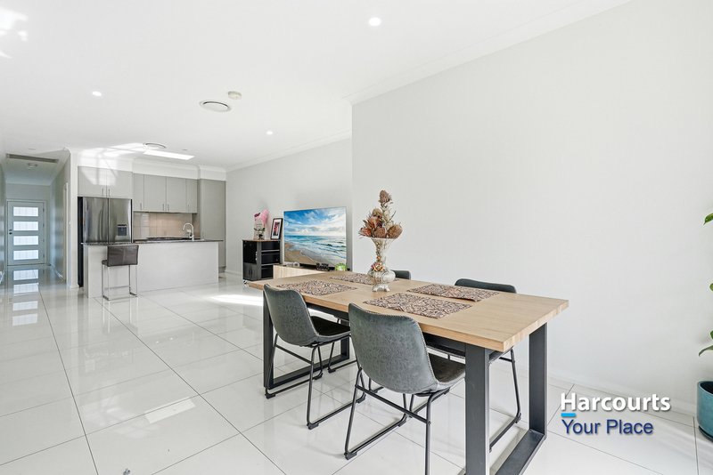 Photo - 32 Howarth Street, Ropes Crossing NSW 2760 - Image 7