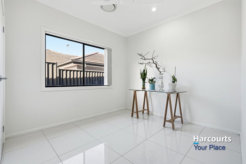 Photo - 32 Howarth Street, Ropes Crossing NSW 2760 - Image 11