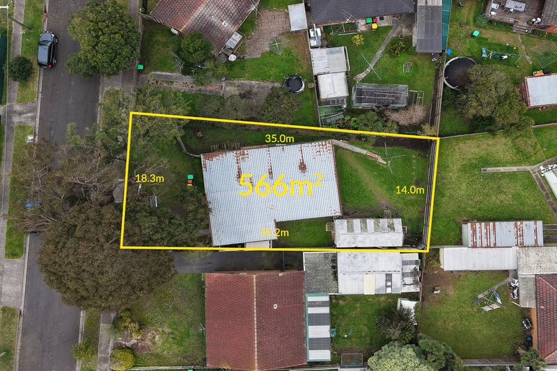 Photo - 32 Hoya Crescent, Frankston North VIC 3200 - Image 10