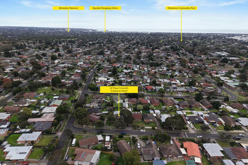 Photo - 32 Hoya Crescent, Frankston North VIC 3200 - Image 14