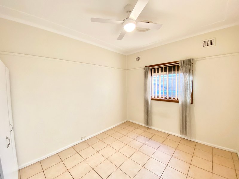 Photo - 32 Hubert Street, Fairfield NSW 2165 - Image 5
