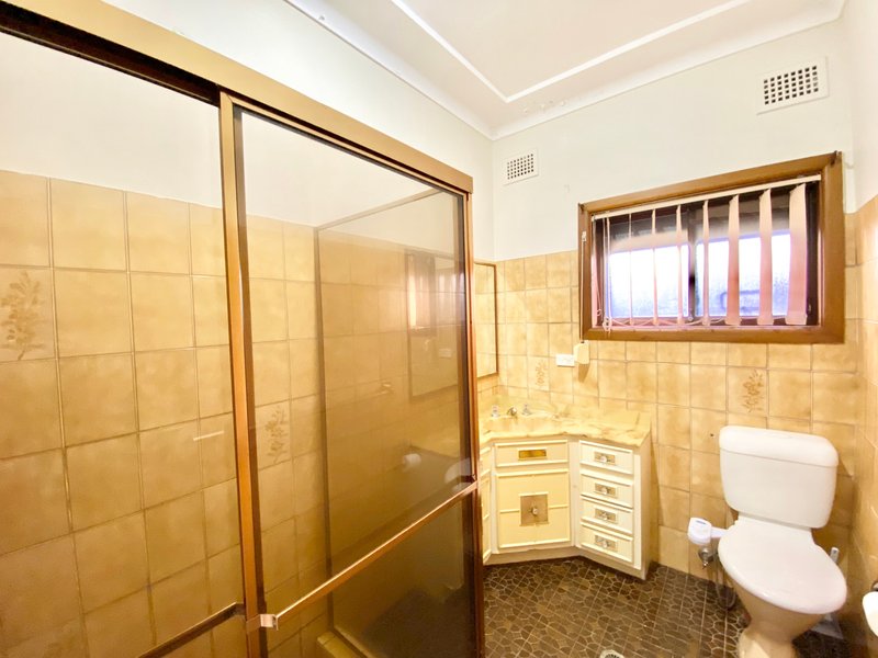 Photo - 32 Hubert Street, Fairfield NSW 2165 - Image 7