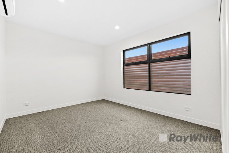 Photo - 32 Hutton Street, Dandenong VIC 3175 - Image 5