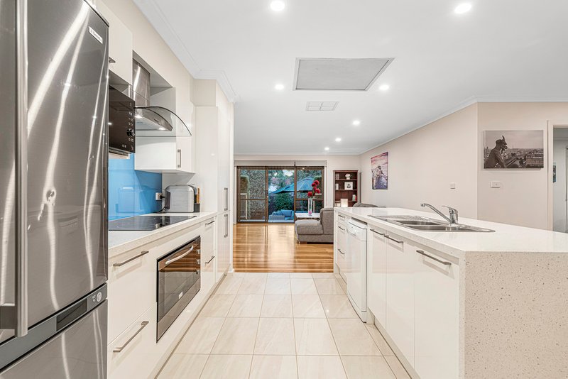 Photo - 32 Huxley Avenue, Mulgrave VIC 3170 - Image 3