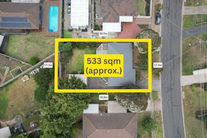 Photo - 32 Iluka Drive, Werribee VIC 3030 - Image 18