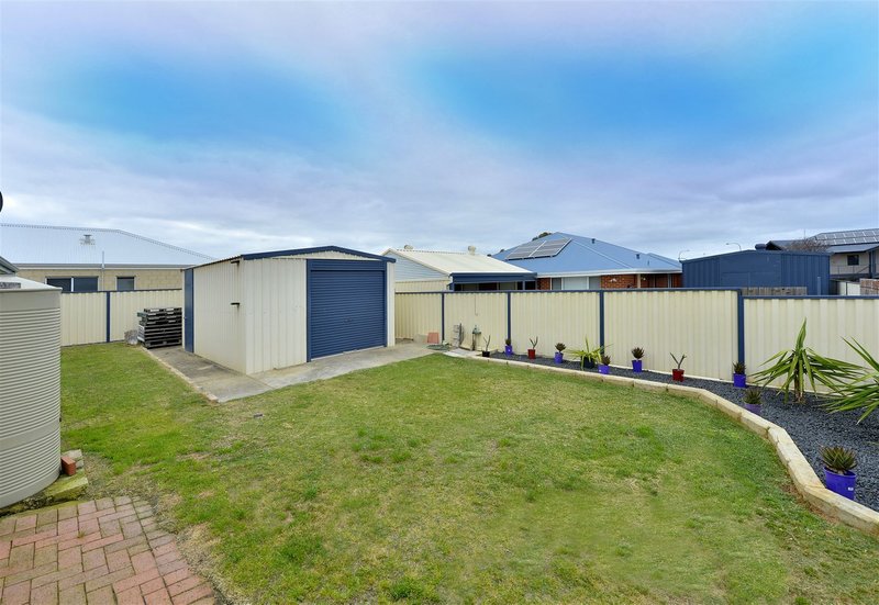 Photo - 32 Iluka Road, Dawesville WA 6211 - Image 19