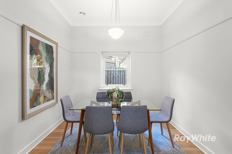 Photo - 32 Innellan Road, Murrumbeena VIC 3163 - Image 5