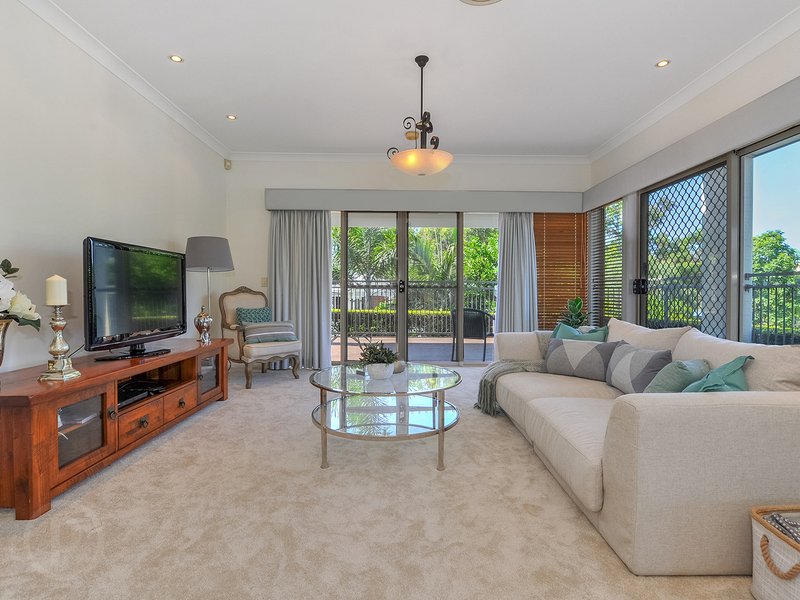 Photo - 32 Ironbark Place, Bridgeman Downs QLD 4035 - Image 6