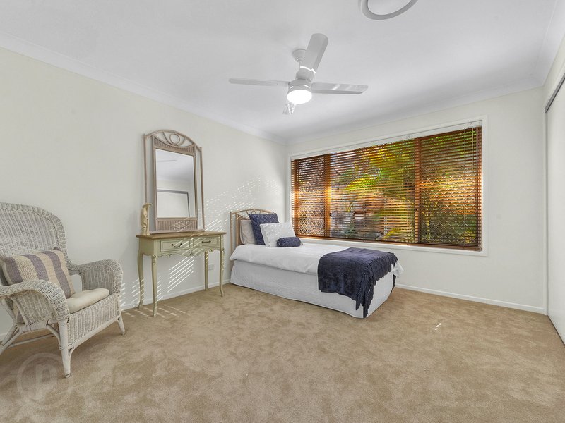 Photo - 32 Ironbark Place, Bridgeman Downs QLD 4035 - Image 12