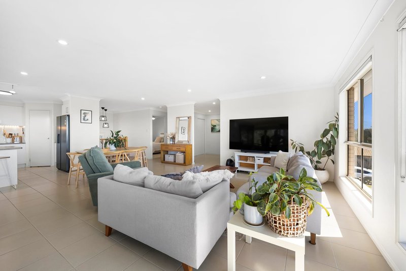 Photo - 32 Isabella Street, Collingwood Park QLD 4301 - Image 2