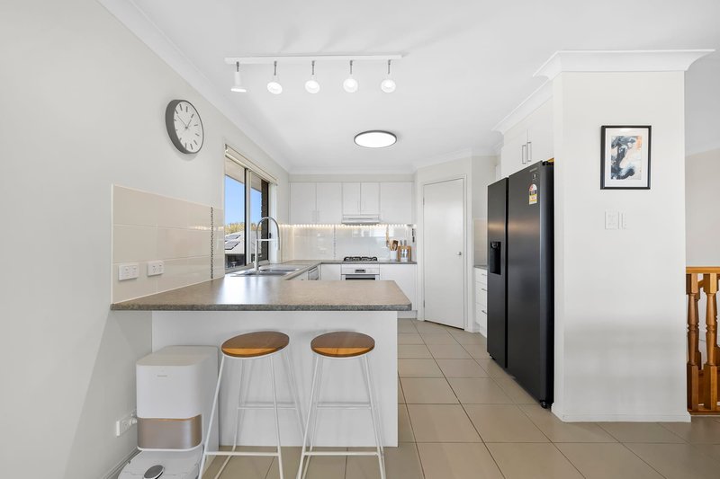Photo - 32 Isabella Street, Collingwood Park QLD 4301 - Image 3