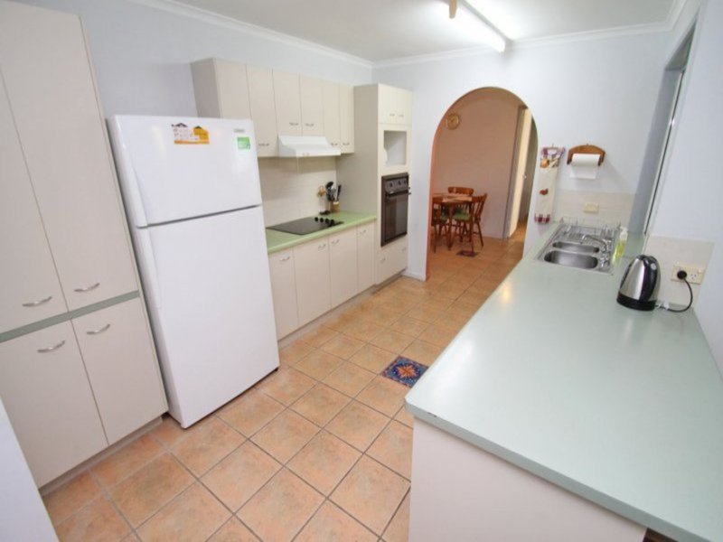 Photo - 32 J Hickey Avenue, Clinton QLD 4680 - Image 2