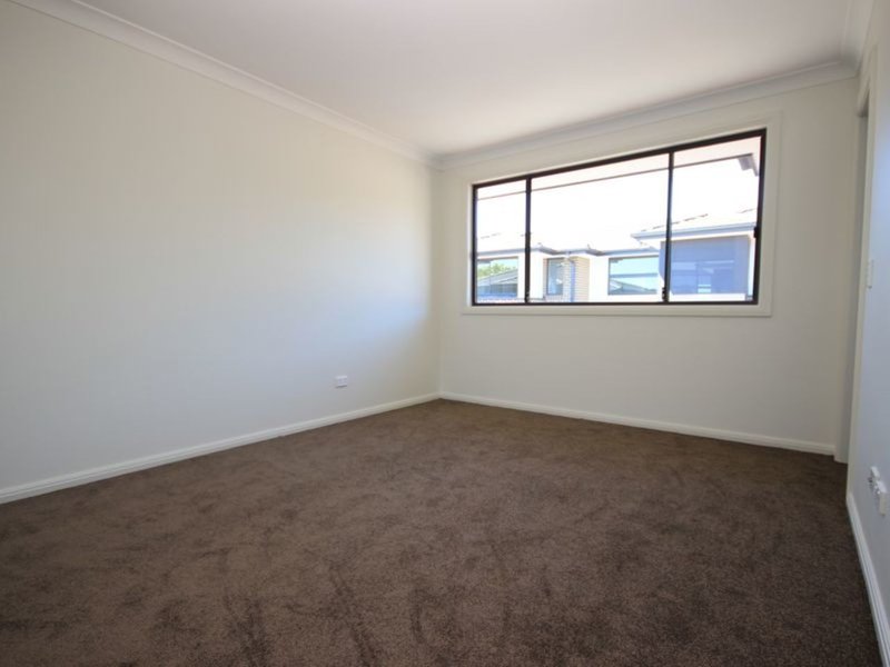 Photo - 3/2 Jaclyn Street, Ingleburn NSW 2565 - Image 4