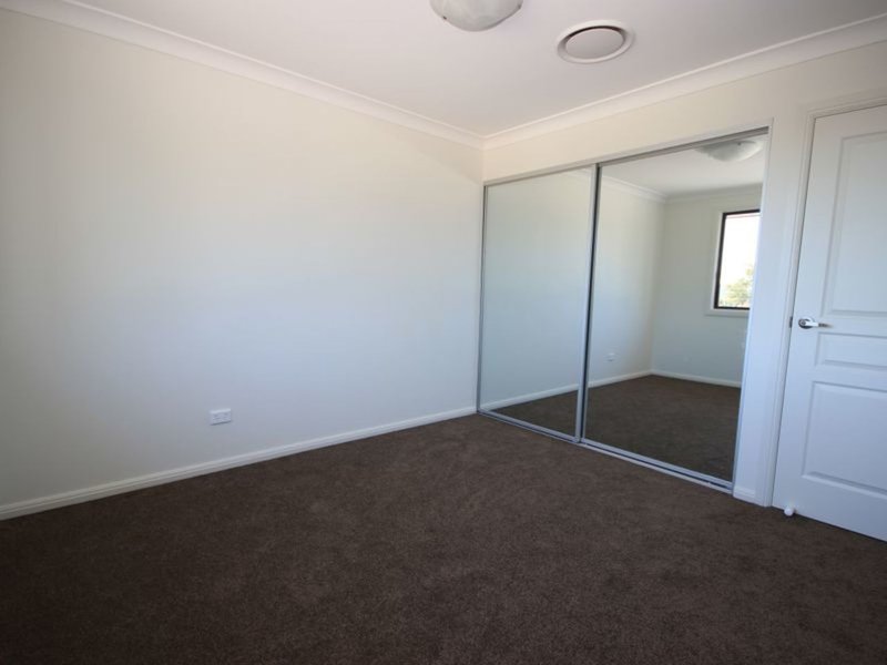 Photo - 3/2 Jaclyn Street, Ingleburn NSW 2565 - Image 5