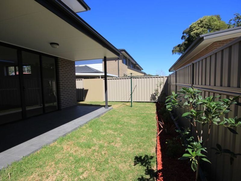 Photo - 3/2 Jaclyn Street, Ingleburn NSW 2565 - Image 9