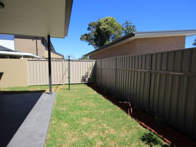 Photo - 3/2 Jaclyn Street, Ingleburn NSW 2565 - Image 10