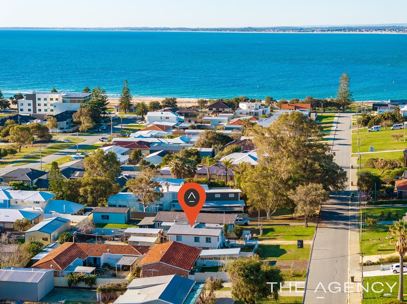 Photo - 32 Janis Street, Halls Head WA 6210 - Image 4
