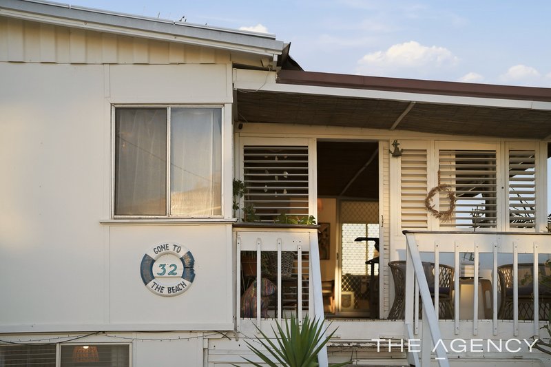 Photo - 32 Janis Street, Halls Head WA 6210 - Image 5
