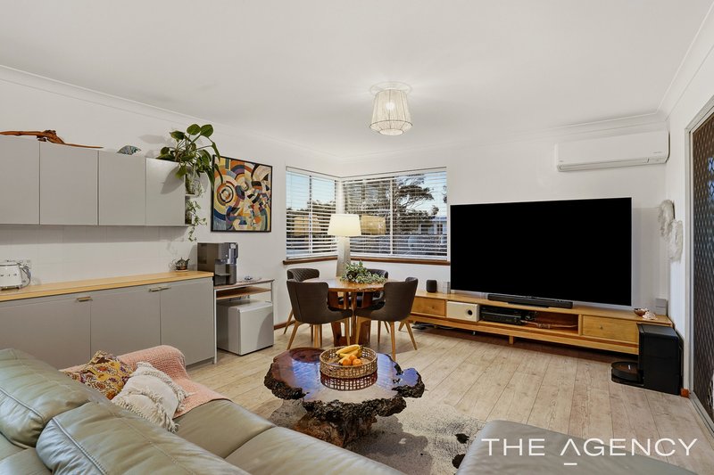 Photo - 32 Janis Street, Halls Head WA 6210 - Image 10