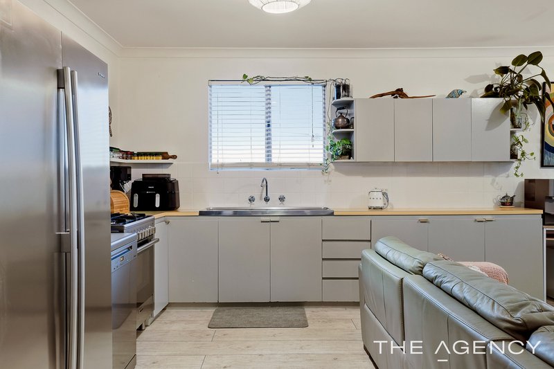 Photo - 32 Janis Street, Halls Head WA 6210 - Image 15