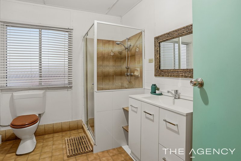 Photo - 32 Janis Street, Halls Head WA 6210 - Image 20