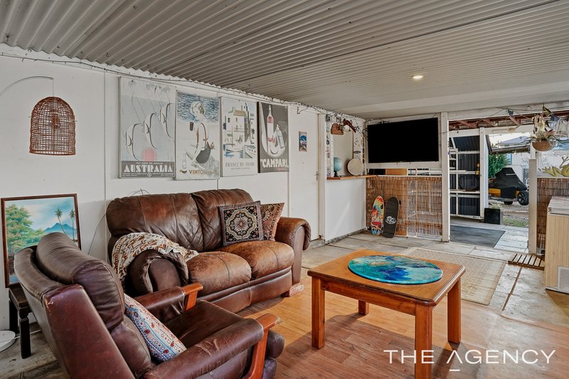 Photo - 32 Janis Street, Halls Head WA 6210 - Image 25