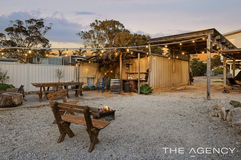 Photo - 32 Janis Street, Halls Head WA 6210 - Image 31