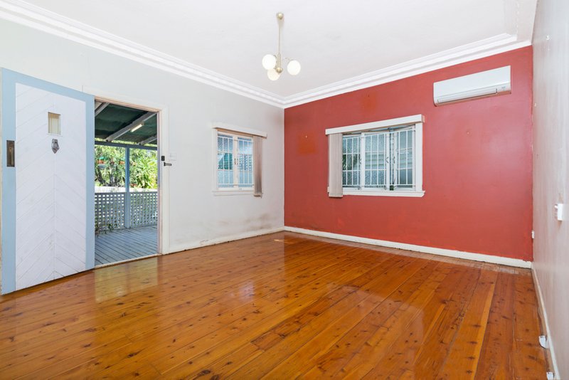 Photo - 32 Jellicoe Street, Manly West QLD 4179 - Image 3