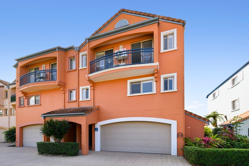 Photo - 32 John Lund Drive, Hope Island QLD 4212 - Image 3