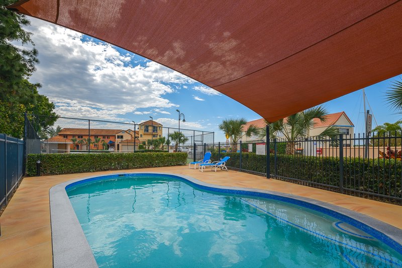 Photo - 32 John Lund Drive, Hope Island QLD 4212 - Image 32