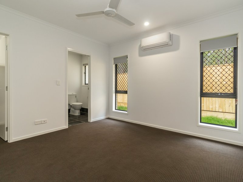 Photo - 32 John Storey Court, Park Ridge QLD 4125 - Image 7