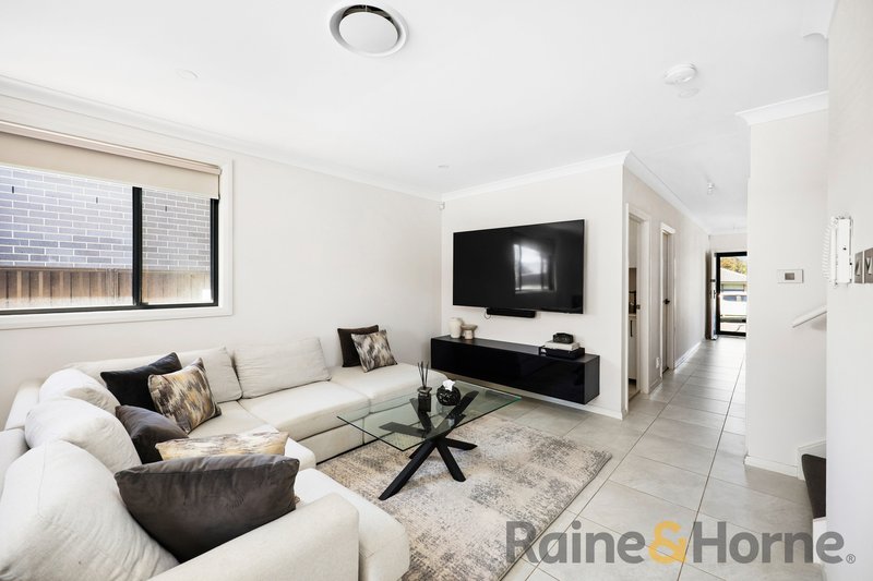 Photo - 32 Jonica Road, Austral NSW 2179 - Image 8