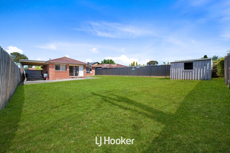 Photo - 32 Justin Circuit, Hampton Park VIC 3976 - Image 12