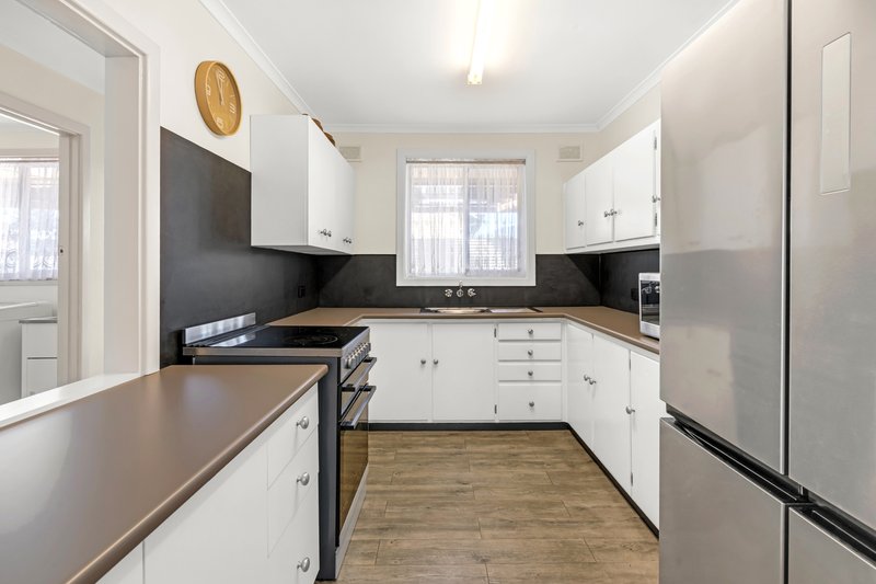 Photo - 32 Justinian Street, Elizabeth Downs SA 5113 - Image 3