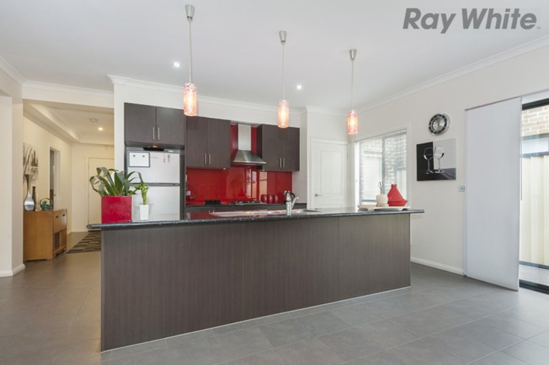 Photo - 32 Katrina Drive, Burnside Heights VIC 3023 - Image 2