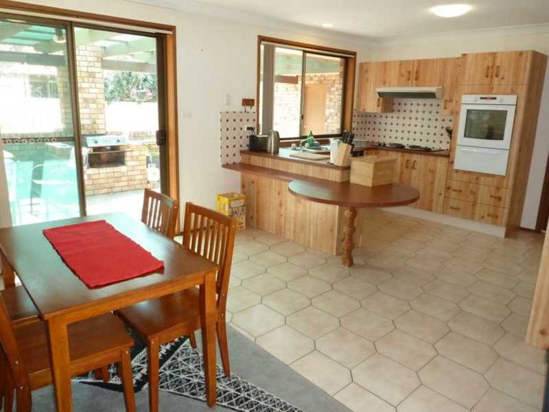 Photo - 32 Kennewell Parade, Tuncurry NSW 2428 - Image 3